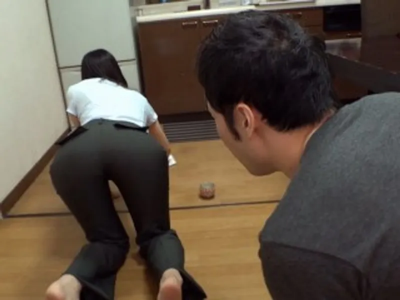 Mẹ bà xã khiêu gợi và ccủa quý rể dâm