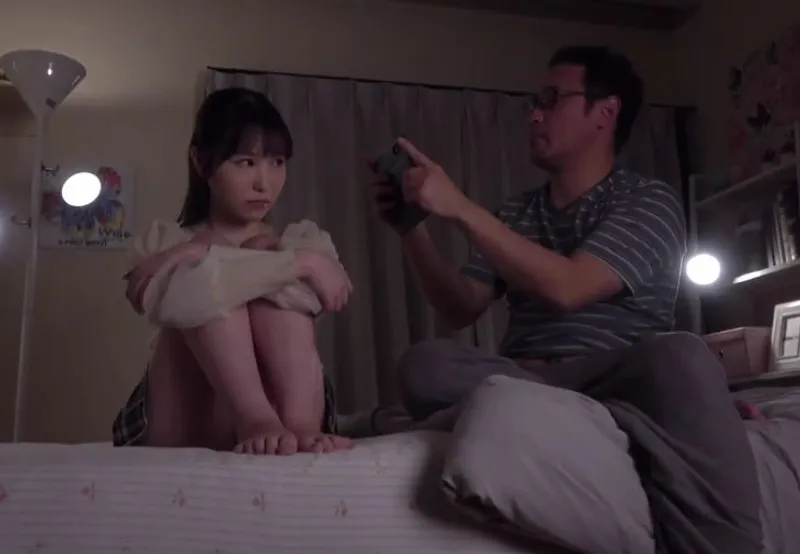 Mẹ tái hôn, cục vàng cam chịu bị bố dượng đâm cả lỗ trên lẫn lỗ dưới